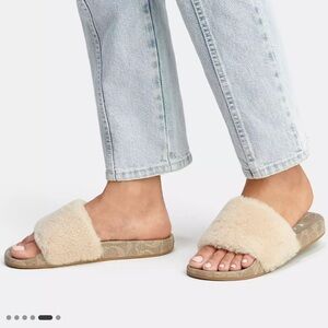 Preloved COACH Shearling Signature Slides Women’s Size 10